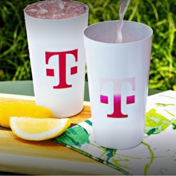 Brand New color changing T-Mobile Aluminum Tumbler, 2024 reusable - Picture 2 of 16